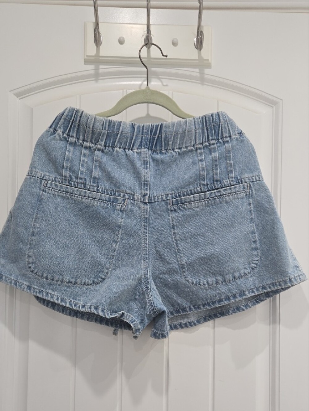 So Me Light Denim Ruffle Hem Jean Shorts - Picture 2 of 3